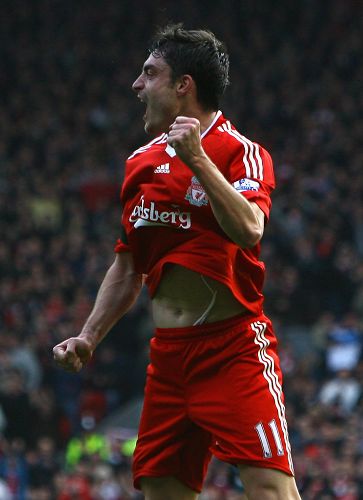  维拉公园球场狂欢，阿斯顿维拉四球横扫谢菲联